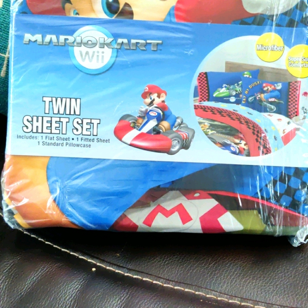 Brand new twin sheet set in packaging